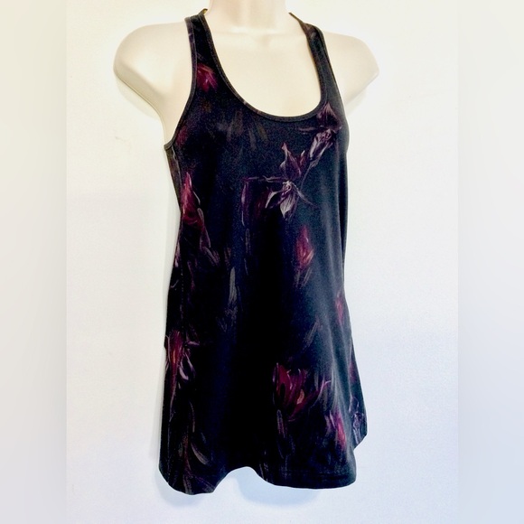 Lululemon tank top racer back black floral - Picture 2 of 9
